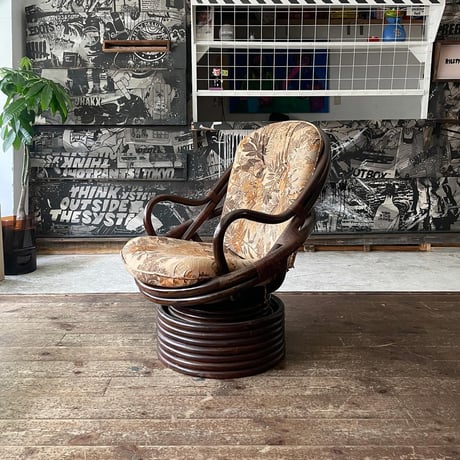 JAPAN USED "KOSUGA" BAMBOO FRAME ROTARY LOUNGE CHAIR