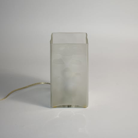 USED GLASS SHADE TABLE LAMP