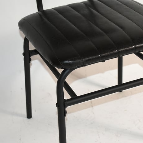 USED VINYL LEATHER IRON LEG CHAIR