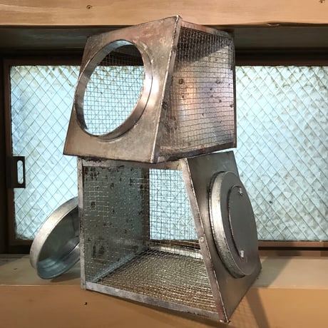VINTAGE ALUMINUM WIRE BASKET