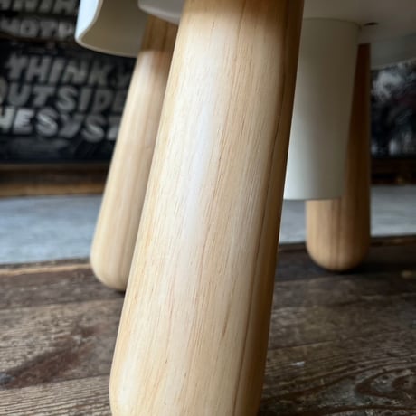 JAPAN USED “LALACO CHAIR” SOLID WOOD LEG SPRING CHAIR