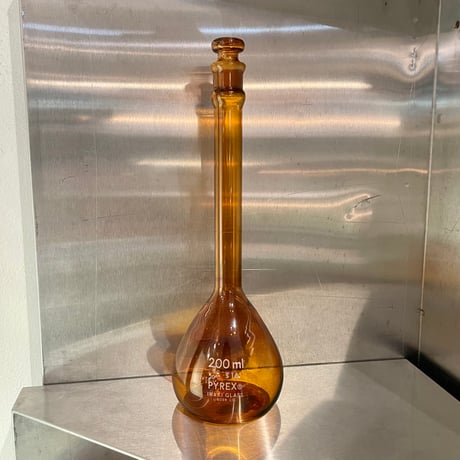 USED VOLUMETRIC FLASK