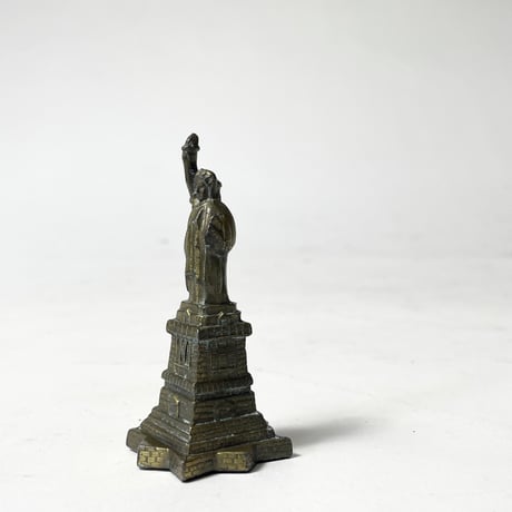 VINTAGE STATUE OF LIBERTY OBJECT