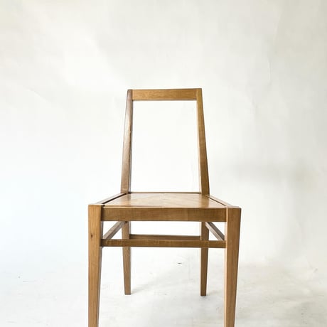 USED WOODEN CHAIR