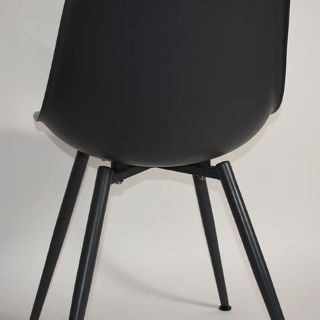 USED PLASTIC SHELL CHAIR