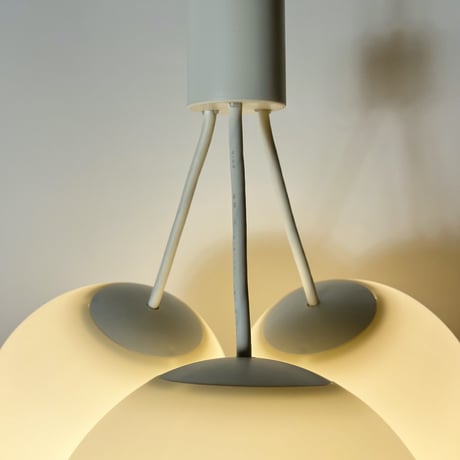 USED SILICONE 3BALLS PENDANT LAMP