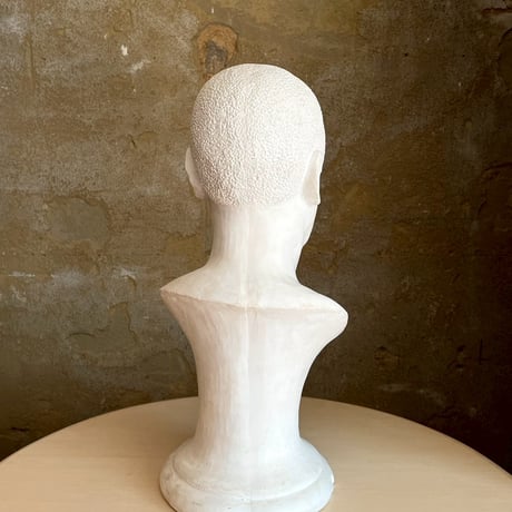USED CERAMIC MAN OF A STATUE
