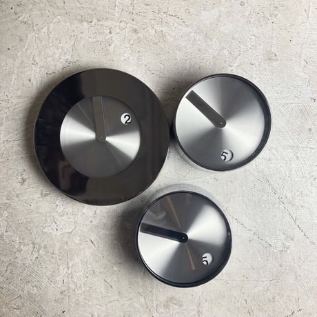 IRON CIRCLE CLOCK