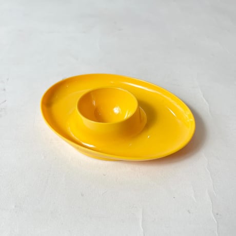 VINTAGE 60-70'S PLASTIC EGG CUPS