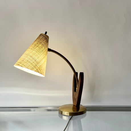 VINTAGE 50-60’s FIBERGLASS SHADE WOODEN & METAL TABLE LAMP