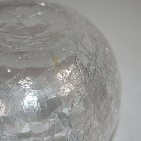 USED CRACK GLASS FLOWER VASE