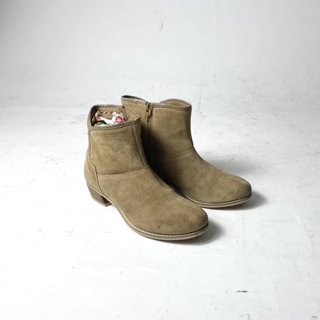 USED "SKECHERS" SUEDE SIDE ZIP BOOTS