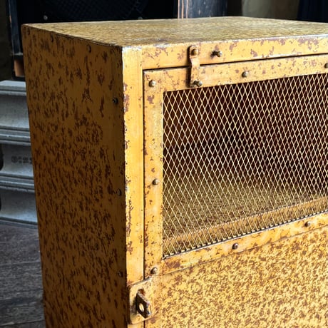 USED UNKNOWN METAL CABINET
