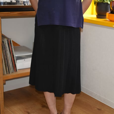 USED POLYESTER PLEATED SKIRT