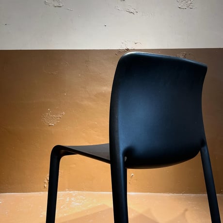 USED "MAGIS / CHAIR FIRST" STACKING CHAIR