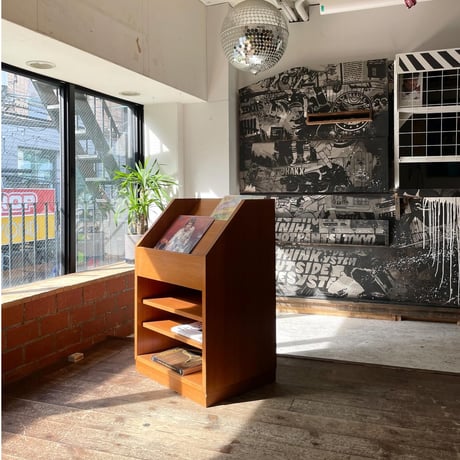 USED WOODEN RECORD & MAGAZINE RACK
