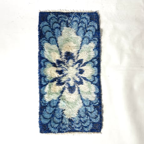 VINTAGE SHAGGY RUG