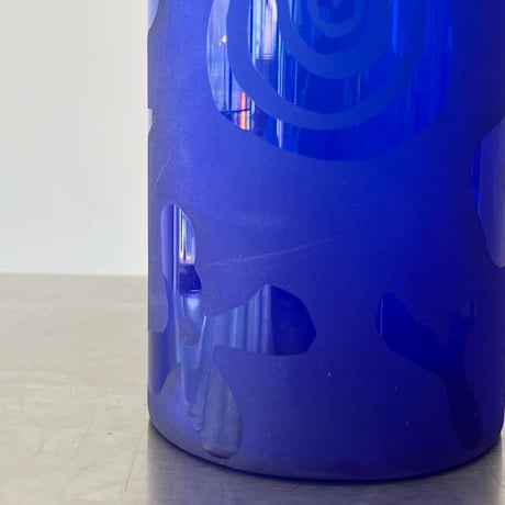 USED ABSTRACT PATTERN GLASS VASE