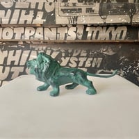 USED BRONZE LION SCULPTURE