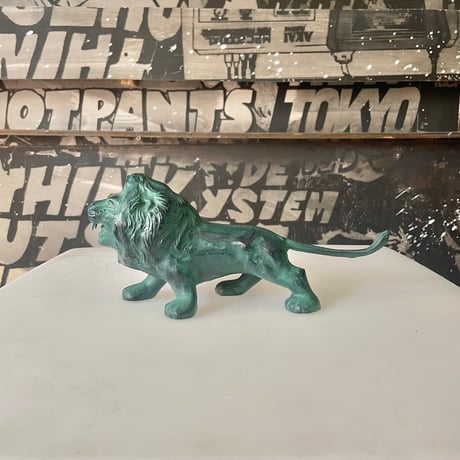 USED BRONZE LION SCULPTURE