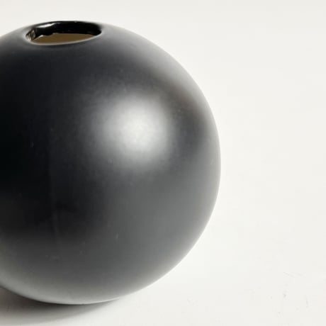 USED CERAMIC BALL FLOWER VASE