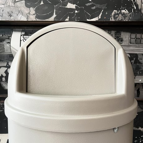 USED "RUBBERMAID" 15 GAL INDOOR DECORATIVE TRASH CAN