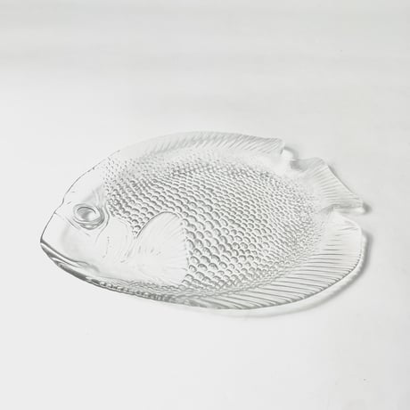 USED “ARCOROC” CLEAR GLASS FISH SHAPED SERVING PLATE