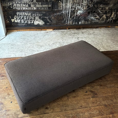 JAPAN USED "MARUICHI SELLING" FABRIC FLAT SOFA