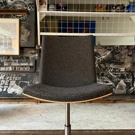 JAPAN USED STEEL LEG PLYWOOD FABRIC SEAT ROUND CHAIR