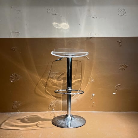 USED IRON LEG ACRYLIC SEAT CHAIR