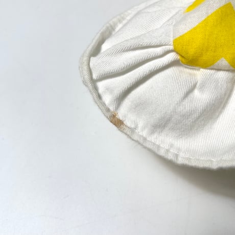 USED ZIG-ZAG PATTERN COTTON CUSHION
