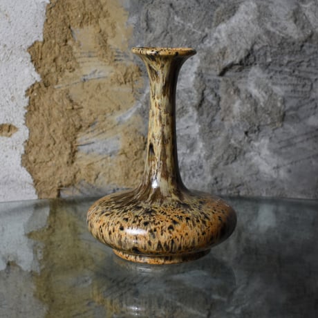 71'S POTTERY FLOWER VASE