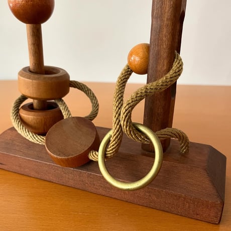 VINTAGE WOODEN TEASER PUZZLE