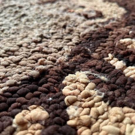 VINTAGE HOOKED RUG