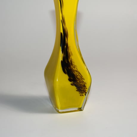 USED GLASS FLOWER BASE