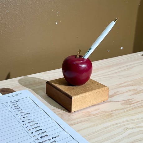 USED APPLE PEN HOLDER