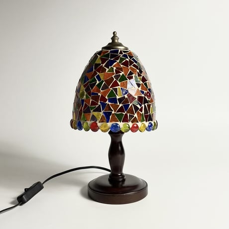 USED PATCHWORK GLASS SHADE TABLE LAMP