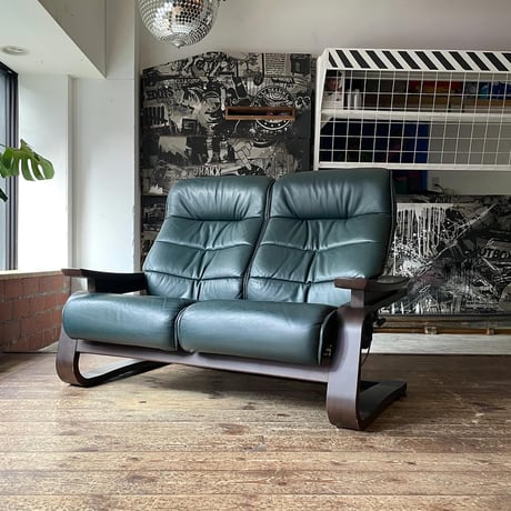 JAPAN USED "FUJI FURNITURE" LEATHER WOODEN ARM RECLINING 2P SOFA