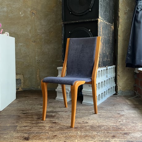 USED WOODEN LEG FABRIC SEAT CHAIR