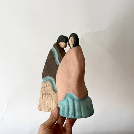USED CERAMIC COUPLE STATUE