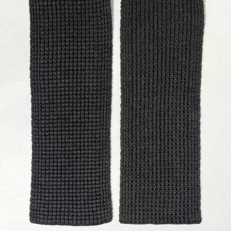 COMFORTABLE REASON "Waﬄe Hood Scarf"