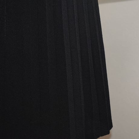 USED POLYESTER PLEATED SKIRT