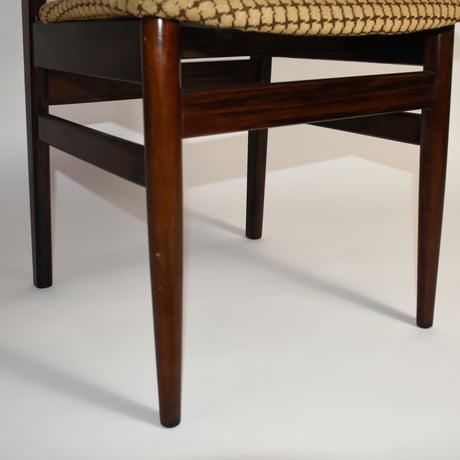 JAPAN USED "KARIMOKU" WOODEN FABRIC CHAIR
