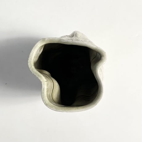 USED CERAMIC DESIGN FLOWER VASE