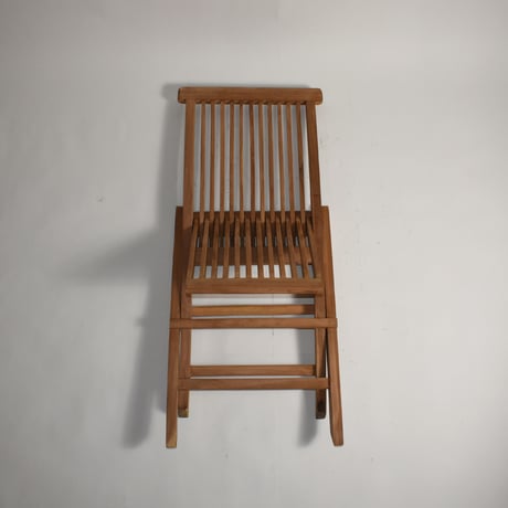 USED WOODEN FOLDING CHAIR