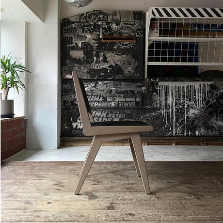USED "FLYMEE / SIDE LEATHER CHAIR"