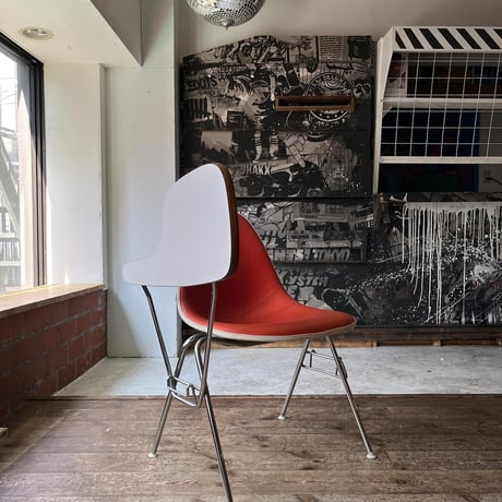 VINTAGE 70'S "HERMANMILER / EAMS" SCHOOL CHAIR