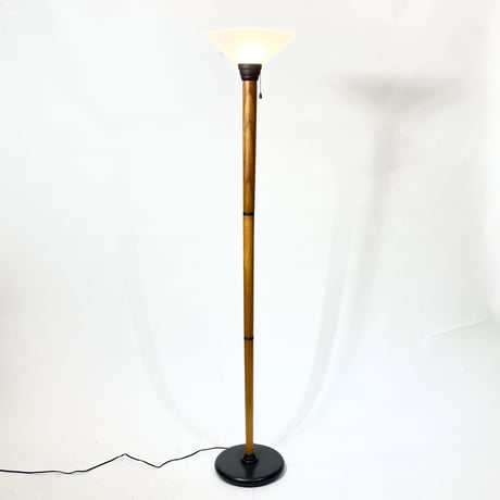USED WOODEN LEG PLASTICS SHADE FLOOR LAMP