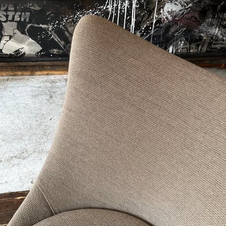 VINTAGE IRON LEG FABRIC LOUNGE CHAIR