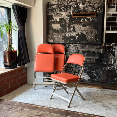 USED “CLARIN” STEEL FRAME VINYL LEATHER FOLDING CHAIR